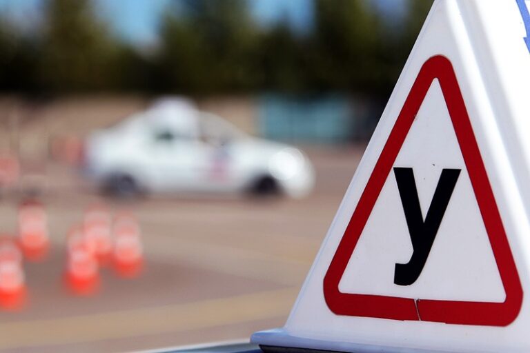 kak vybrat avtoshkolu